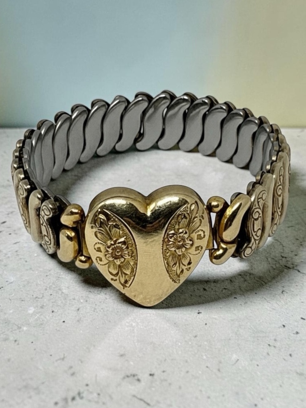 Vintage Sweetheart Expansion Bracelet Floral Heart Gold Filled Small